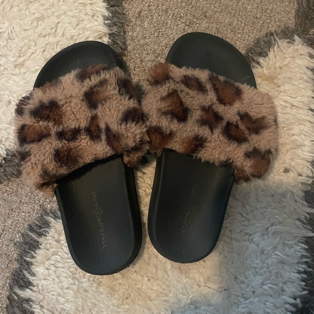 Little girls cheetah slides
